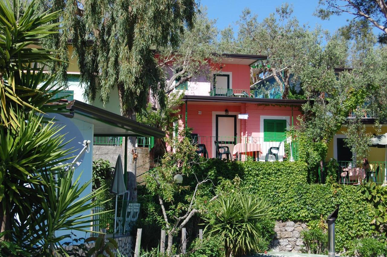 Marina Del Cantone 5*